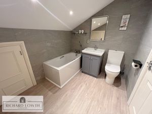 Ensuite- click for photo gallery
